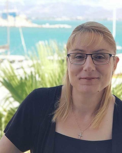 fani_kapetaniou_cut_web.jpg